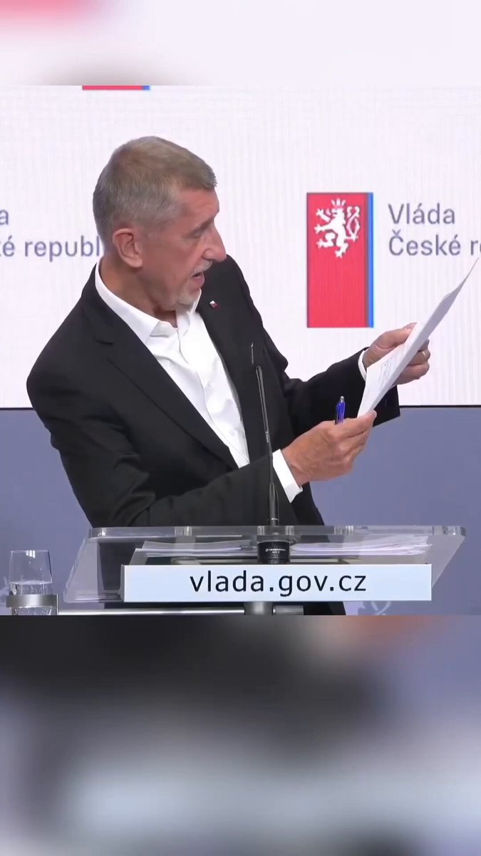 Tohle si fakt dejte. Silný výběr z hodinového divadla. Vládní tiskovky se změnily ve frašku. Urážky se střídají s vnitřním zmatením premiéra této vlády národní ostudy. Ten se svým chováním čím dál více podobá nejslabšímu americkému prezidentovi.