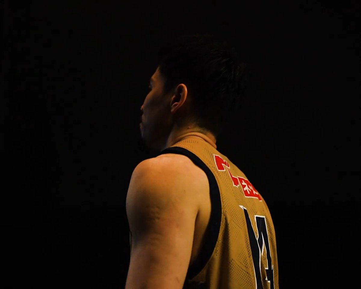 5年連続でFINALSの舞台に立ち続けた琉球ゴールデンキングス。 ファンの声援を背に、コートをあとにする岸本隆一。 岸本隆一 Kishimoto Ryuichi 琉球ゴールデンキングス公式 #Bリーグ #りそなグループ #Bリーグファイナル