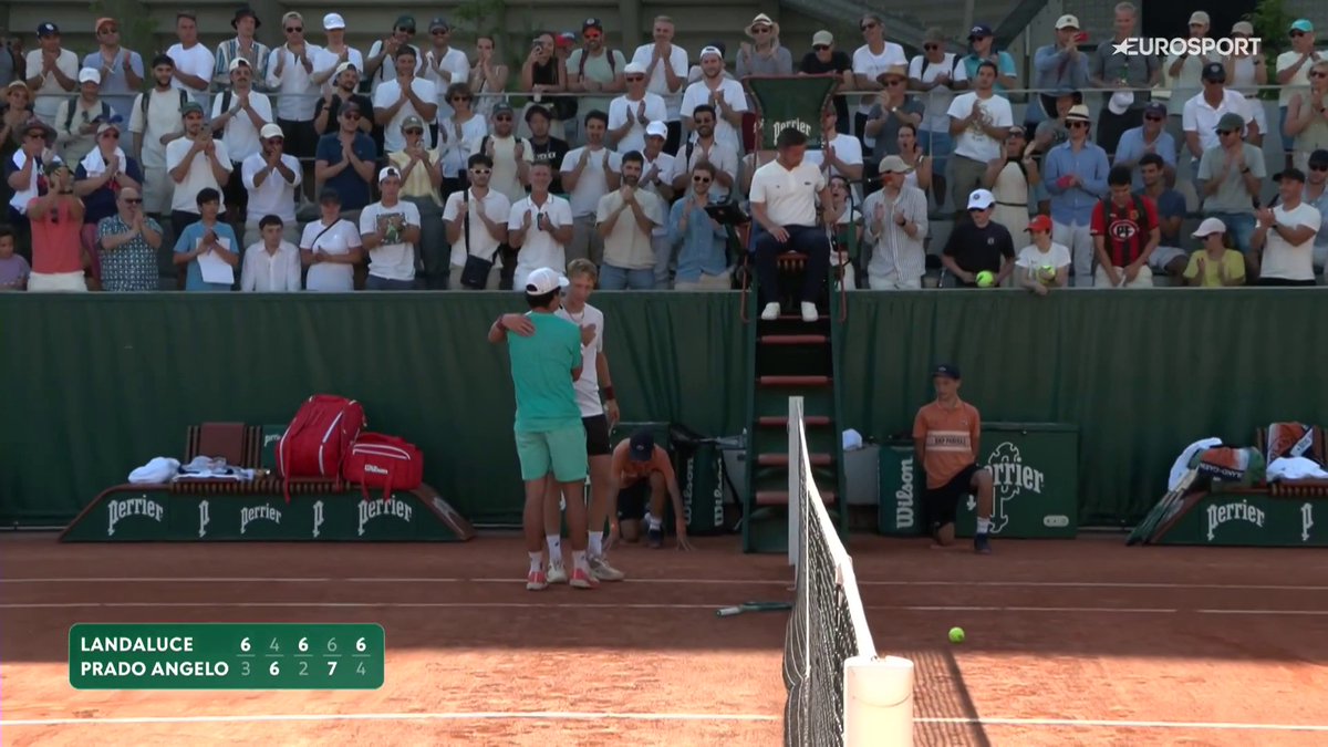 𝐔𝐍𝐀 𝐕𝐈𝐂𝐓𝐎𝐑𝐈𝐀 𝐐𝐔𝐄 𝐍𝐔𝐍𝐂𝐀 𝐎𝐋𝐕𝐈𝐃𝐀𝐑𝐀́ 👏👏👏 Landaluce 🇪🇸 logra su primer triunfo de Grand Slam y en #RolandGarros tras 5 sets y 4 horas y media de batalla con Prado Ángelo, que le ha salvado 4 bolas de partido Lo viste en Eurosport y HBO Max España 🌟