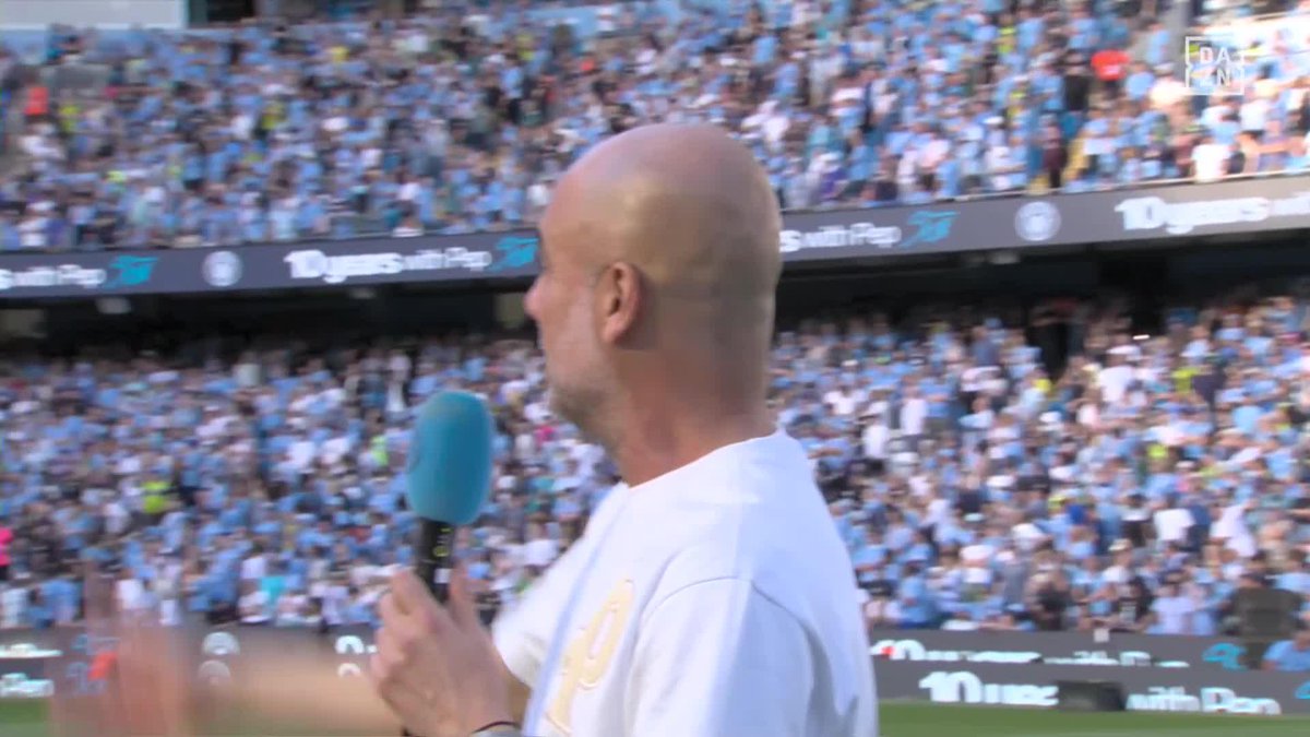 Guardiola: "Mi padre cumplió ayer 95 años y aquí está.Y su apellido quedará por siempre en este estadio,como nombre de una tribuna.Ese es el honor más grande que nos pueden dar.Gracias"