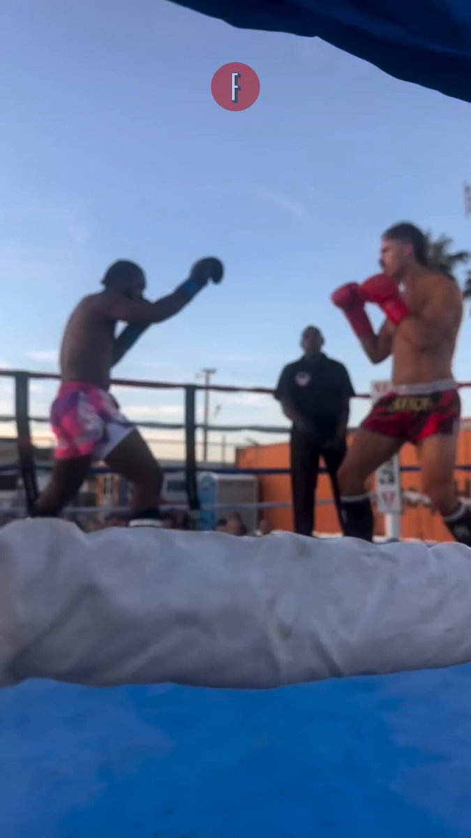 Spinning back fist shuts him down instantly