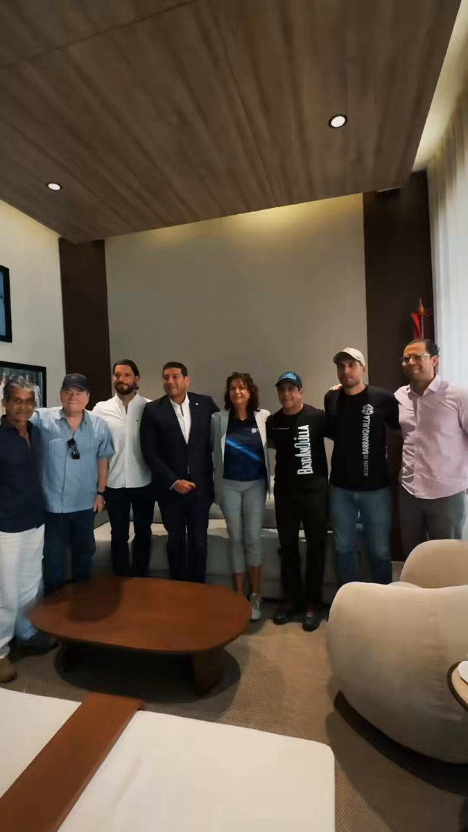 ¡Barranquilla fue escogida como sede de los PanAm Aquatics en abril - mayo de 2027! 👏🏻 Nuestra ciudad será anfitriona del evento más importante del continente en deportes acuáticos, recibiendo a más de 1.500 atletas de 45 países. Barranquilla y el Atlántico serán escenario de competencias de natación carreras, clavados, natación artística, polo acuático, aguas abiertas, clavados de altura y WP4. Es un orgullo esta gran oportunidad que nos permite seguir consolidándonos como el corazón del deporte en América. 🙌🏼 #BarranquillaEsDeporte