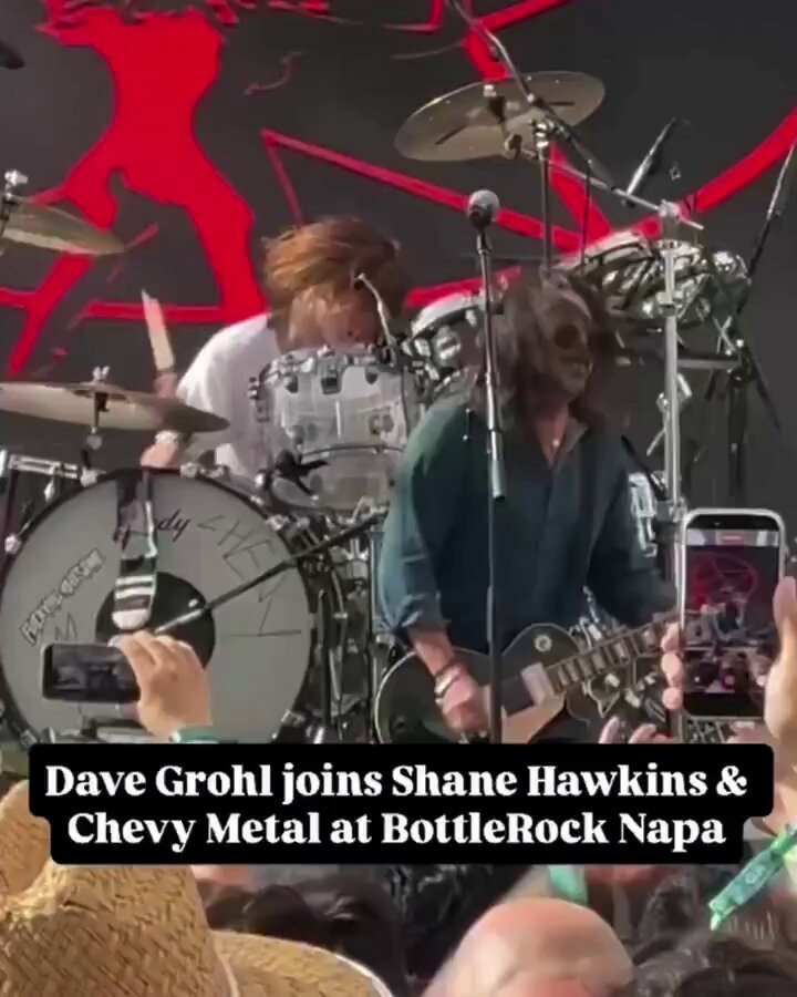 Watch Dave Grohl perform an AC/DC cover with Shane Hawkins' band at BottleRock Napa (📹 via LIVE 105, @audacysac, ALT 94.7, tk/mapafox)