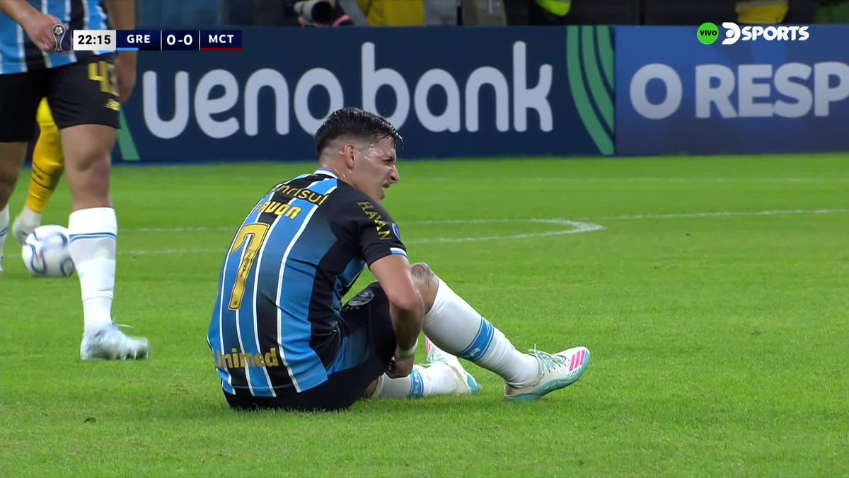 MALAS NOTICIAS PARA GREMIO: SE LESIONÓ CRISTIAN PAVÓN El ex-Boca tuvo que dejar en la cancha y en su lugar ingresó Marcos Rocha. CONMEBOL #SudamericanaEnDSPORTS