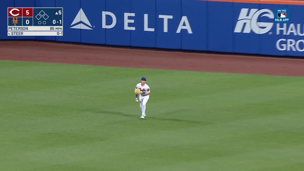 Ron enjoyed the Mets having Bill Fagerbakke, the voice of Patrick Star, announce their lineup today, while Keith had no knowledge of SpongeBob Squarepants: "I was a little surprised, but I guess that was part of your curriculum at Yale" 😂