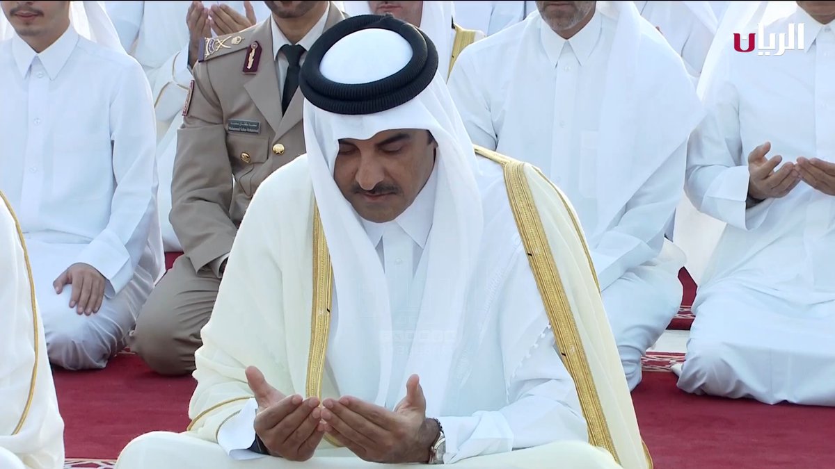 اللهم احفظ إمامنا وولي أمرنا وأيده بالحق واحفظ بلادنا وسائر بلاد المسلمين.