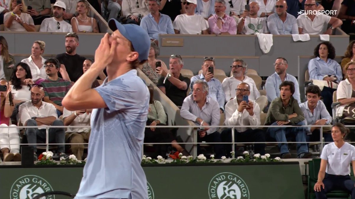 Reazione di Jannik = reazione di tutti noi 😂🦊 #Tennis #RolandGarros #Sinner