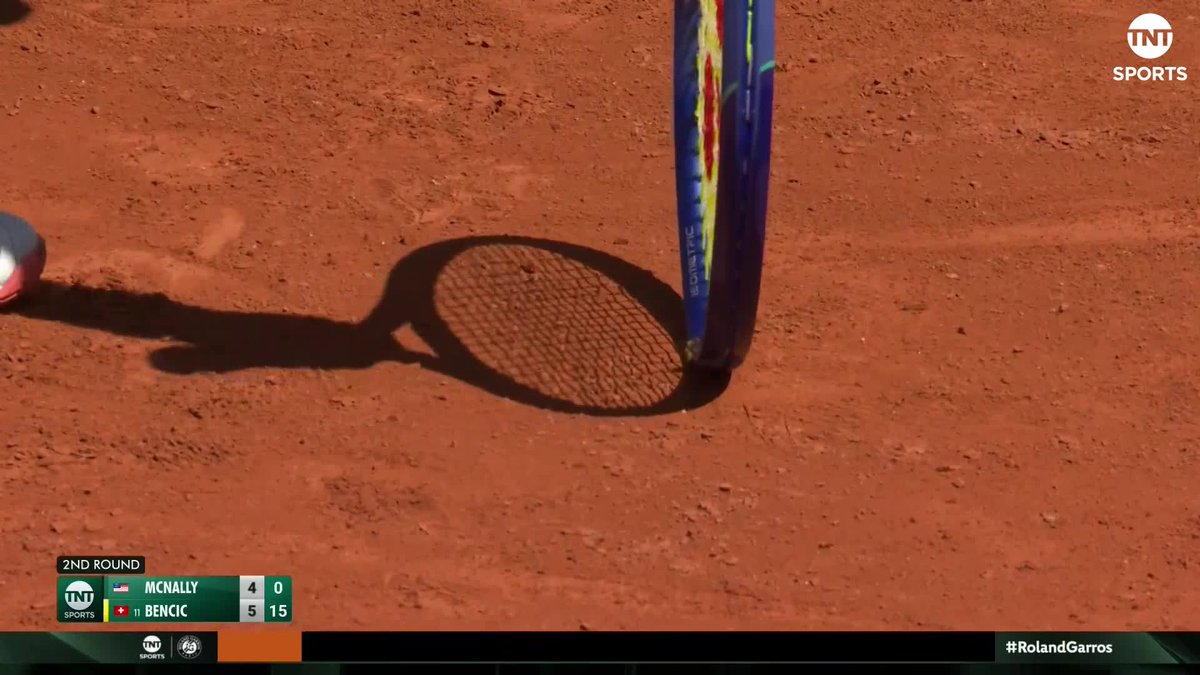 Switzerland's Belinda Bencic took a moment to save a bee on the clay court 🥹🐝 #RolandGarros