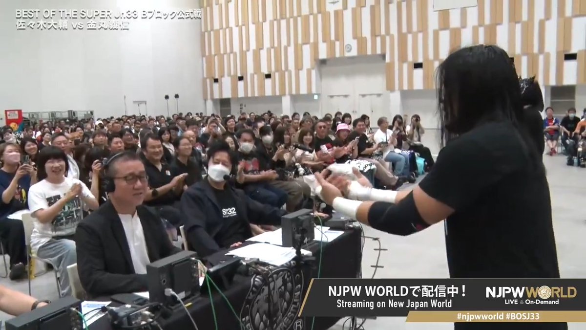 .村田晴郎とぷら太 Haruo Murata & Plata lends out chairs again today🤷‍♂️ From the profile URL #njpwworld #BOSJ33