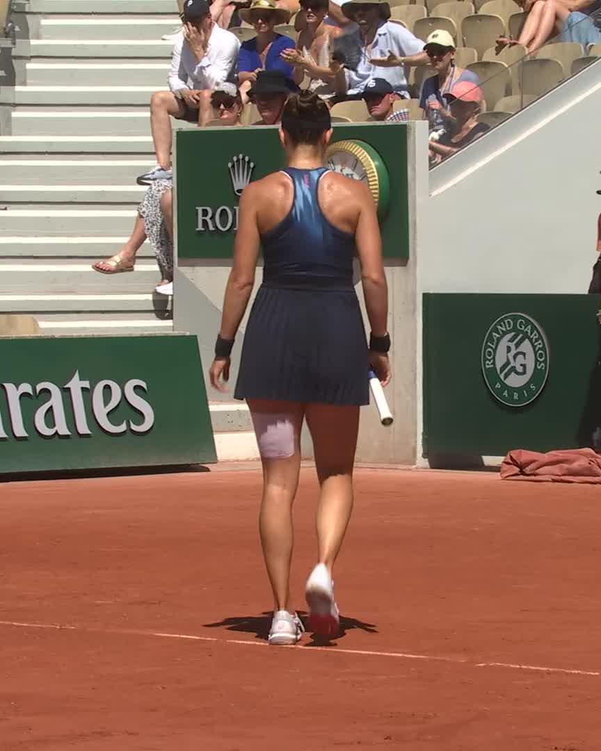 Belinda Bencic is the first player into R3 on the women’s side after beating the in form Caty McNally 6-4, 6-0. Lost 7 points in the second set. #RolandGarros