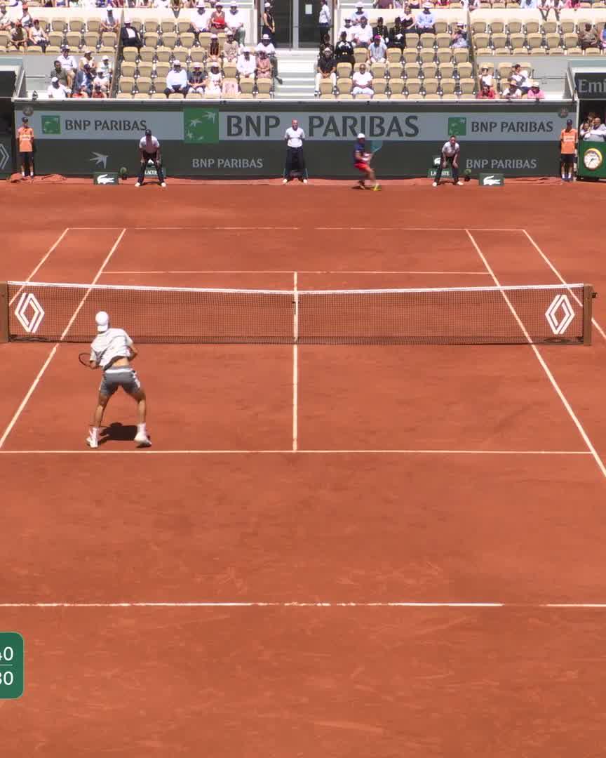 If you’ve ever seen a worse shot on match point, please post it. Can’t believe what has just happened in this match. 🤯