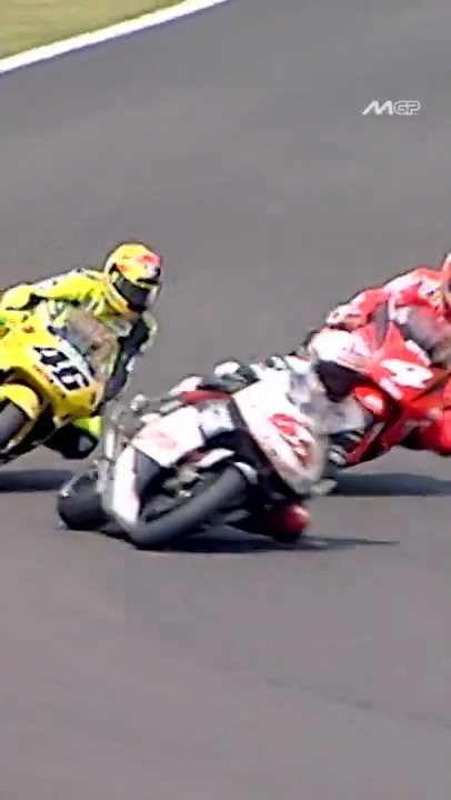 Rossi ⚔️ Biaggi ⚔️ Capirossi Only one could come out on top that day 🔥 #ItalianGP 🇮🇹
