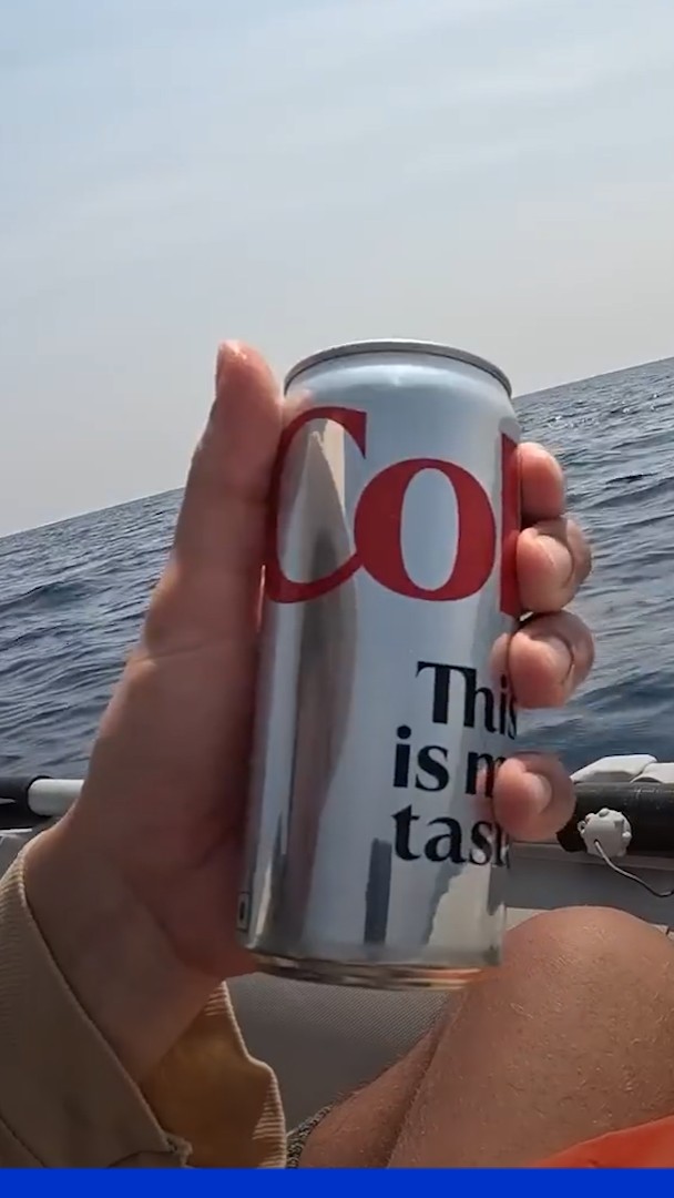 Un youtubeur condamné pour avoir déposé une canette de Coca-Cola à une tribu isolée