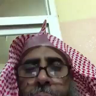 أطل الشيخ #عوض_القرني قبل سنوات بمعايدة مسجلة هنأ فيها الأمة الإسلامية بعيد الفطر. واليوم، يمر الأعياد على الشيخ وهو خلف القضبان، يعاني من الاعتقال التعسفي المستمر بحقه منذ سبتمبر 2017. الحرية للشيخ ولجميع معتقلي الرأي.