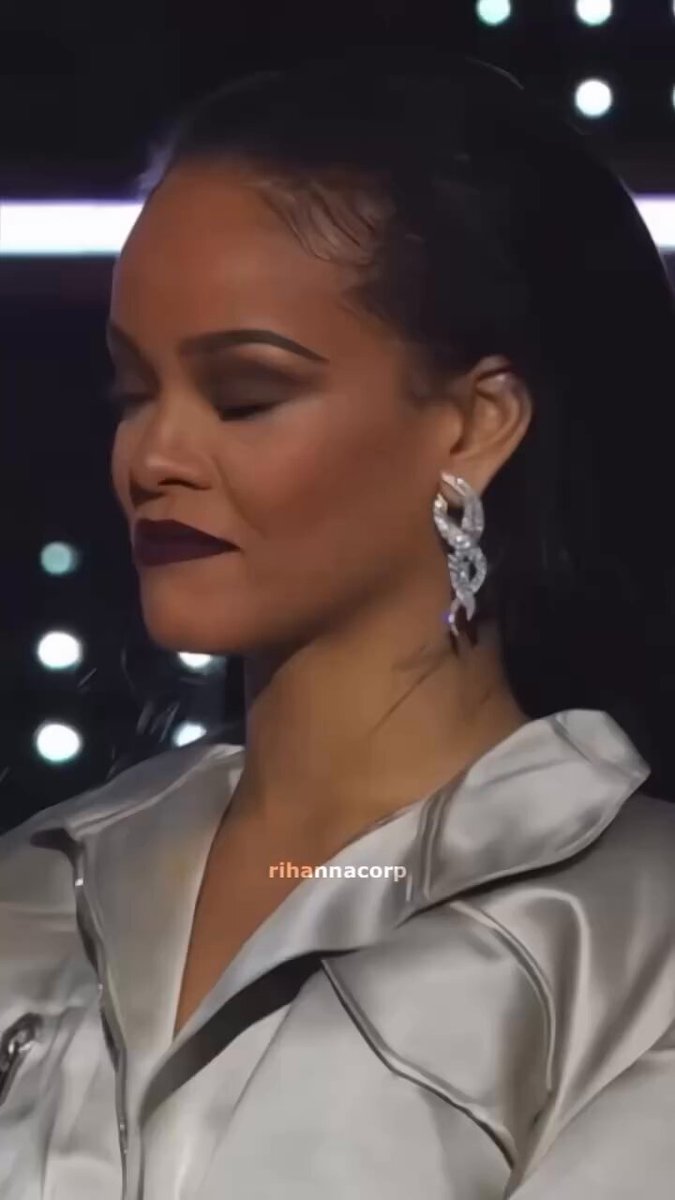 Rihanna fumbled a whole king just to settle for A$AP Rocky… and they don’t even look good together 😭.
