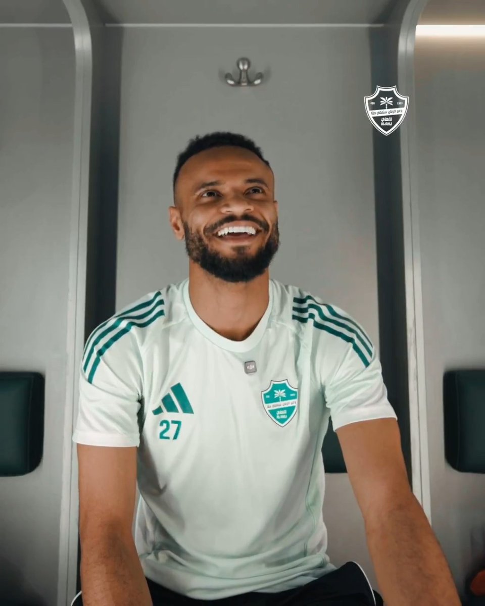 سألنا علي مجرشي عن كواليس الفريق 😂💚 #الأهلي