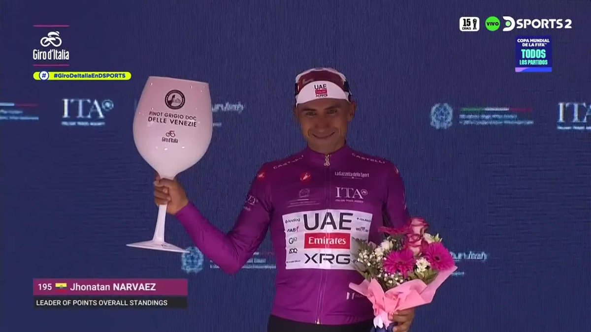 ¡ECUADOR EN LO MÁS ALTO! 🇪🇨 🚴🏻 Jhonatan Narváez se quedó con la Maglia Ciclamino tras la Etapa 17 del #GiroDeItaliaEnDSPORTS. #CiclismoEnDSPORTS