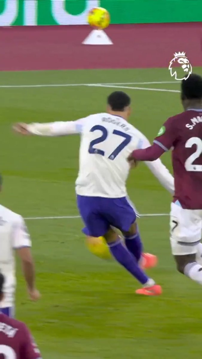 If Morgan Rogers signs for Arsenal, I will battle anyone that says the “cold” celebration belongs to Cole Palmer. 😂 It’s documented that it’s originally Rogers’.