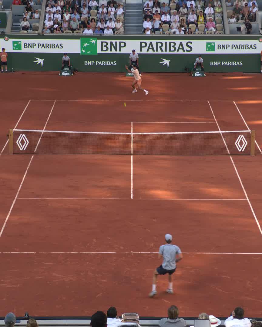 NOVAK DJOKOVIC HITS AN AROUND THE NET POST WINNER AT ROLAND GARROS. 39 years old and still doing things like this. 🤯🤯🤯🤯🤯