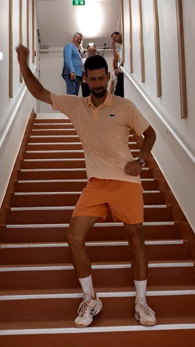 Novak Djokovic pulling out the Michael Jackson moves during his dance off with Aryna Sabalenka at Roland-Garros 😂🕺