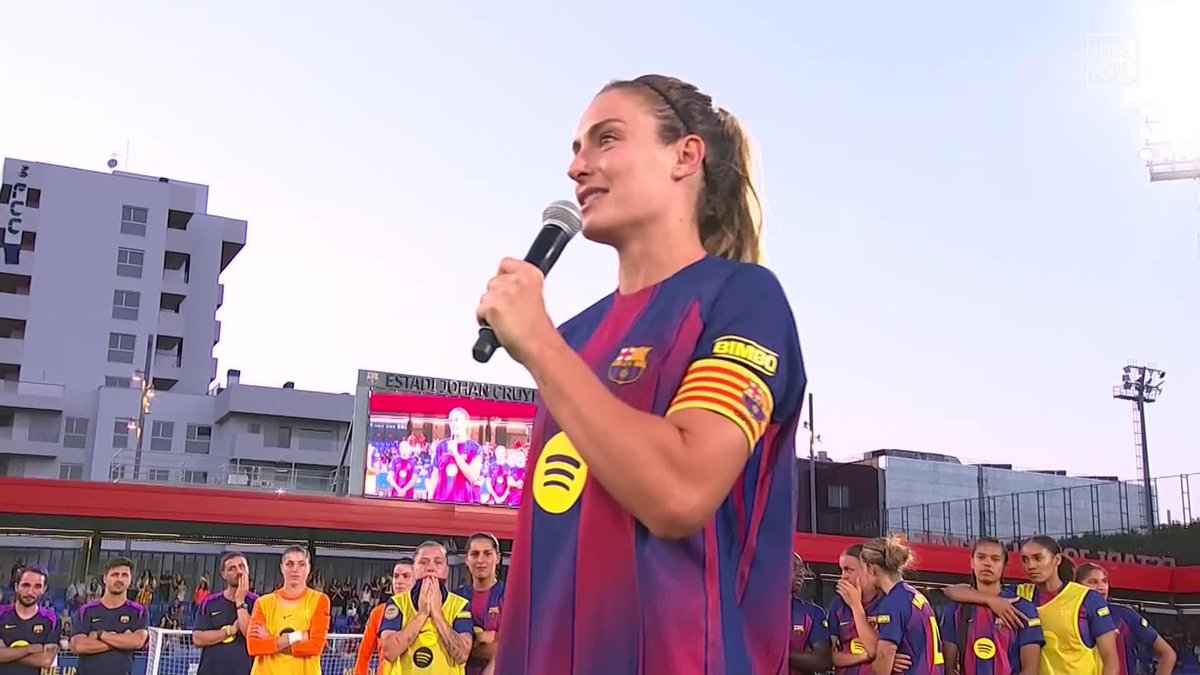IMPRESIONANTE 💙❤️ El último deseo de Alexia Putellas se hace realidad: cantar al unísono 'Un Dia de Partit' con la grada 🙌 #LigaFenDAZN ⚽