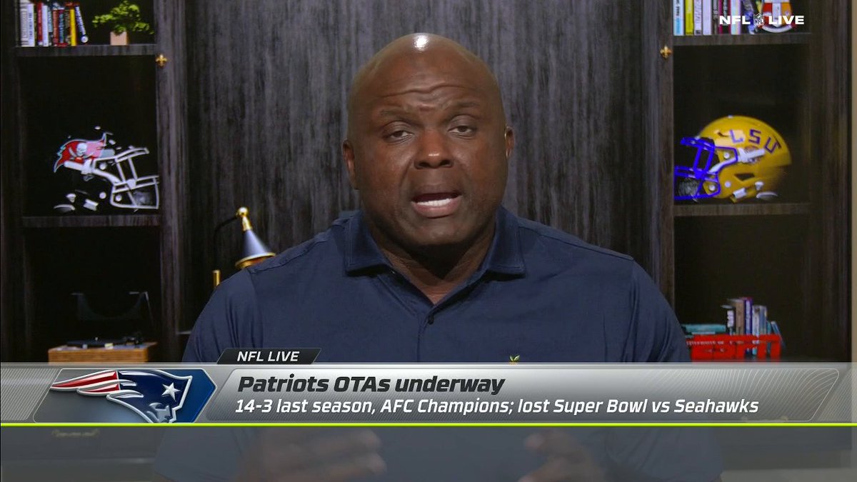 “If they do make this trade, I think that’s gonna take Drake Maye’s game to the next level.” Booger on what A.J. Brown could bring to the Patriots 👀