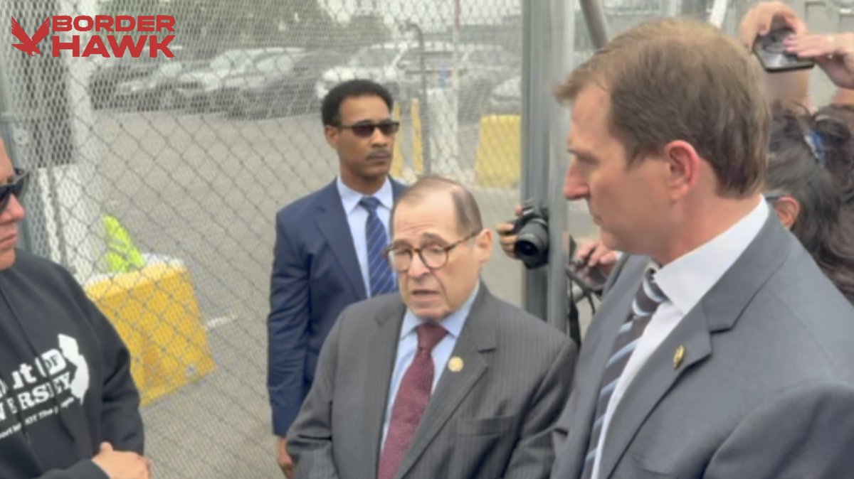🚨 NOW: Dem. Rep. Jerry Nadler, who @GeorgeSantos crowned the SMELLIEST member of Congress, is outside ICE Newark saying they’re holding “AMERICAN CITIZENS” inside Literally NOBODY believes that🤣 The fat penguin waddled away as quickly as he showed up