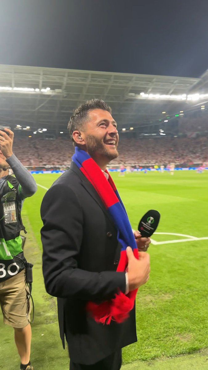 Palace legend Joel Ward loving the Conference League celebrations 🏆 🙌
