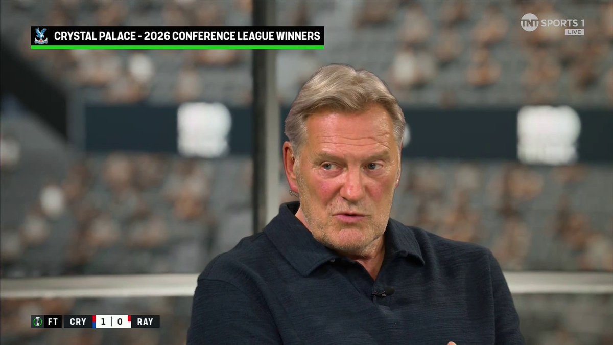 "He deserves a statue" Glenn Hoddle praises Oliver Glasner for his achievements at Crystal Palace... 🎙️ @julesbreach 📺 TNT Sports and HBO Max