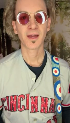 Reds Hall of Famer Bronson Arroyo is ready to rock Louisville Slugger Field on Saturday, June 27! 🎸🔥 Enjoy Backyard Baseball Night (presented by A+ Derr), followed by a massive postgame concert by The Bronson Arroyo Band. Want to join him on-field? Purchase our specialty ticket package to gain exclusive field access and get closer to the action! 👉