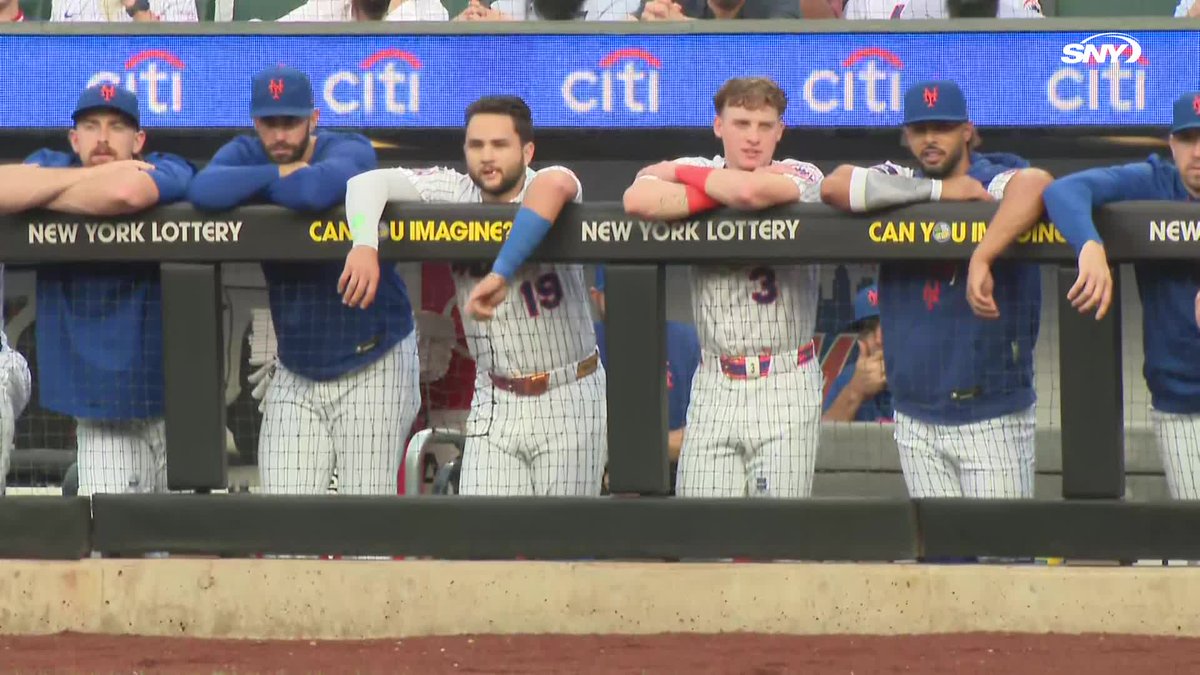 The dugout reaction to Juan Soto's first-inning home run 🔥