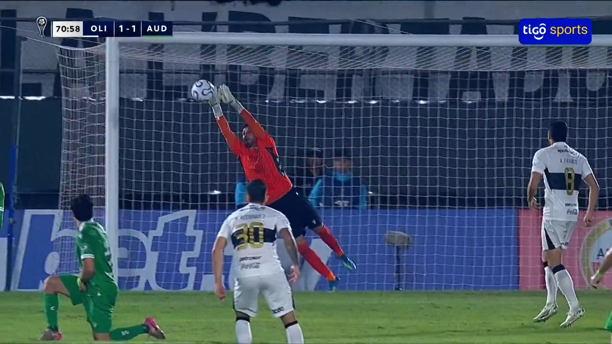 ⚽️⚽️🔥¡LO DIO VUELTA! A los 70' y 71' Olimpia marcó dos goles y pasó a ganar. Golazo de Alan Rodríguez y Hugo Quintana para el 2-1 ante Audax. 📺Tigo Sports ▶️Viví la CONMEBOL #Sudamericana en