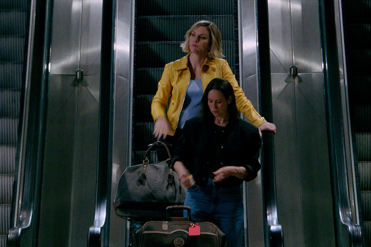 Practice makes perfect. Rhea Seehorn and the #Pluribus producers on the scene that was more challenging than it would appear.