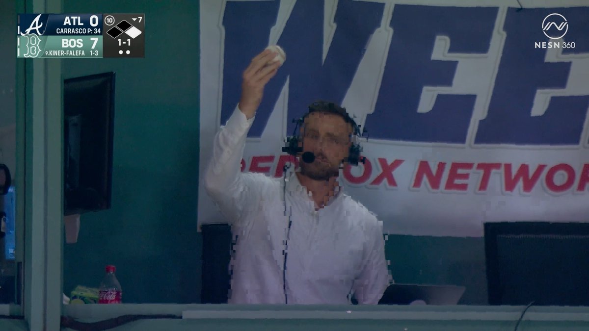 Need confirmation ASAP if Will Middlebrooks caught this ball or not 🤣🤣