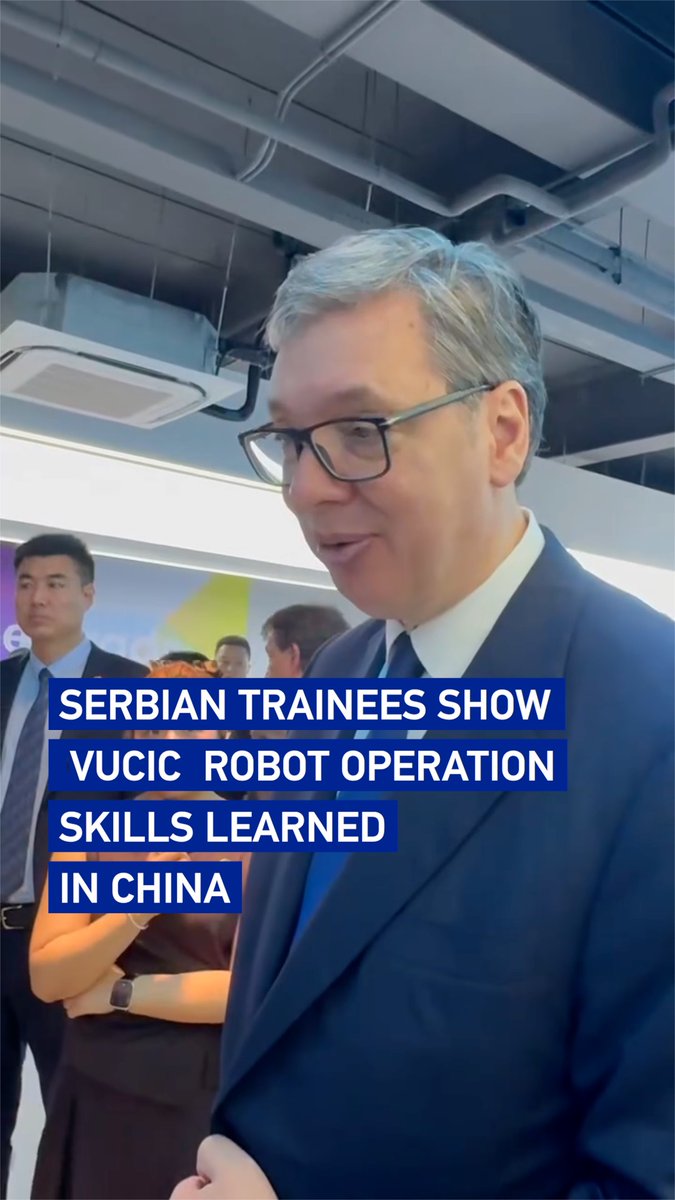 🇷🇸 Serbian President Aleksandar Vučić met young Serbian trainees showing robot skills they learned in China. The program aims to help with jobs and worker shortages across Europe. Robots are everywhere now.