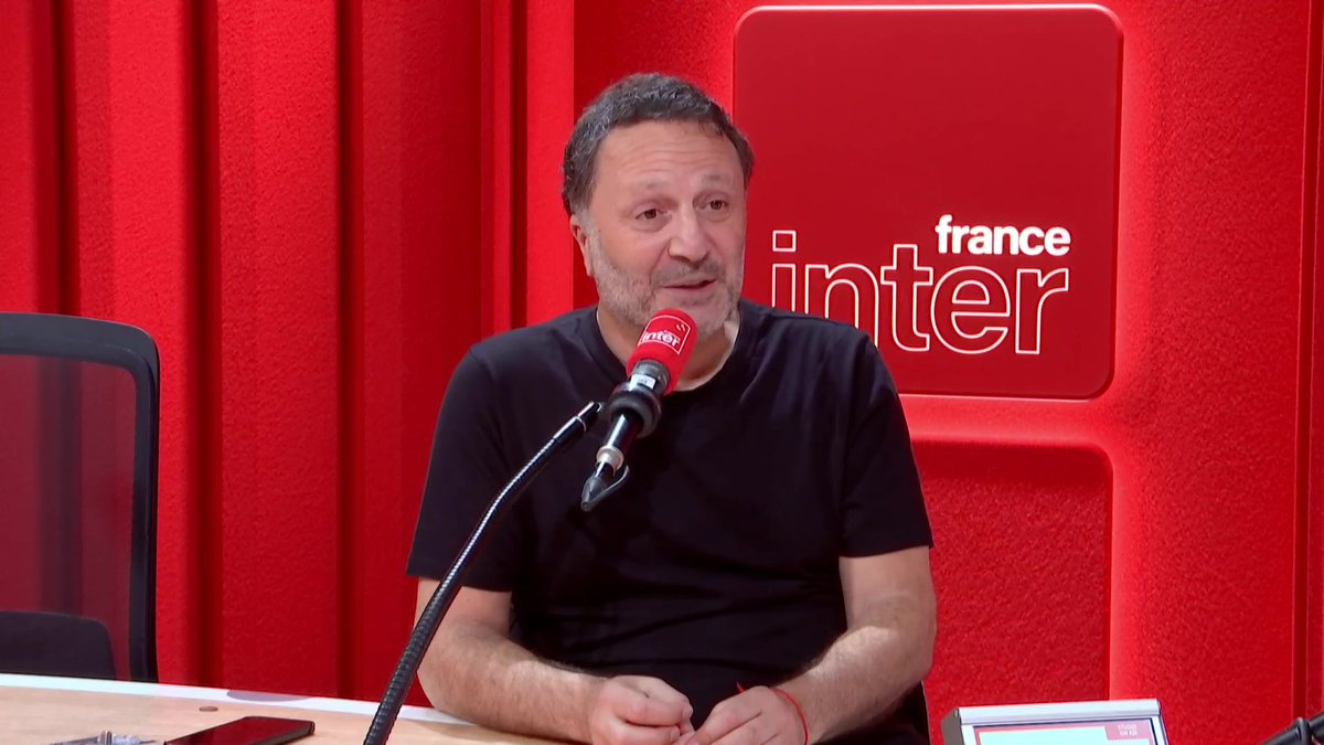 Arthur à propos de la mort de son père : "une espèce de tremblement de terre". Arthur J. Essebag, animateur de radio, télévision, et producteur est l'invité de Sonia Devillers. Il publie "Même la nuit ne veut pas de moi"