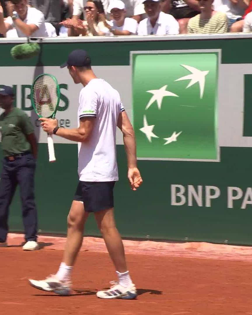 Hubi finding the lines when it counts 👌 #RolandGarros