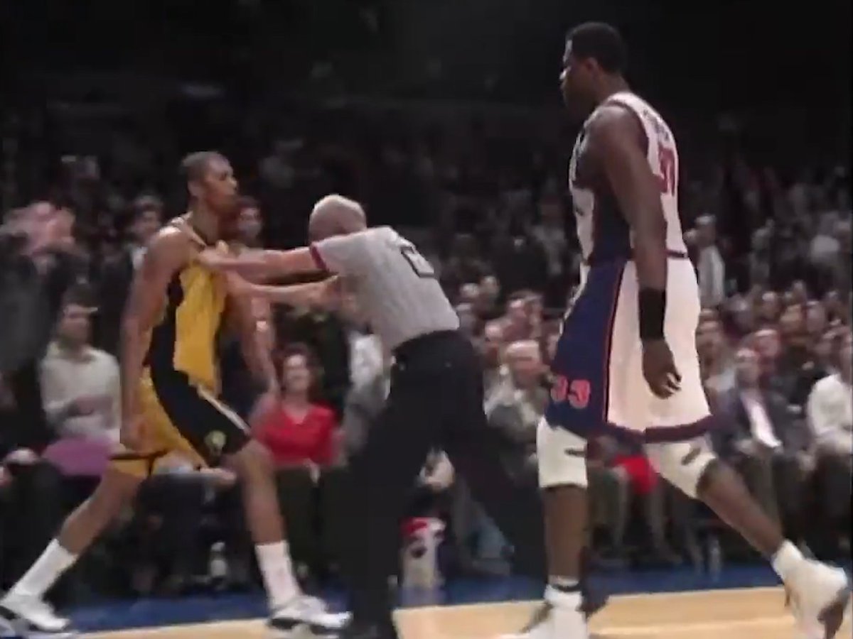 (1999) Jalen Rose trips Patrick Ewing… and Big Pat starts walking him down like a 7-foot Terminator. Dale Davis pulls up, the whole Garden panics, Vivica Fox is courtside yelling, and somehow Jeff Van Gundy is in the middle of a fight he has no business surviving.