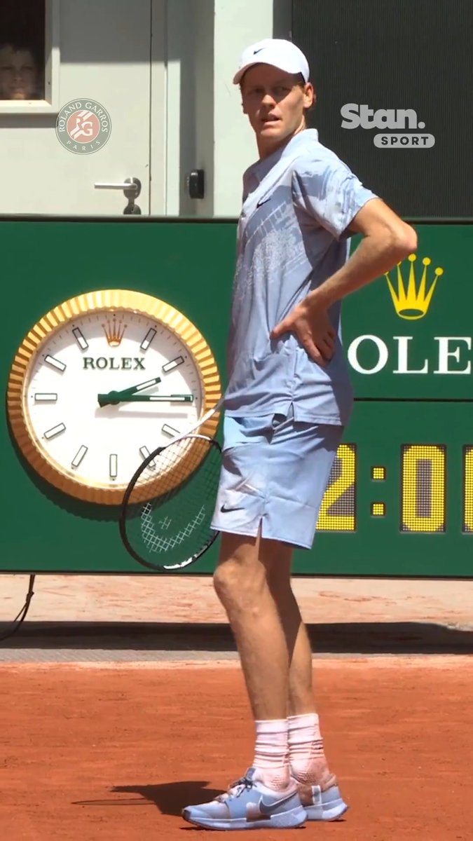 Even the World No.1 , Jannik Sinner, is starting to feel the heat! 🥵 ↳ Roland-Garros. Every Match. Live & On Demand. Centre Court in 4K. #StanSportAU #RolandGarros