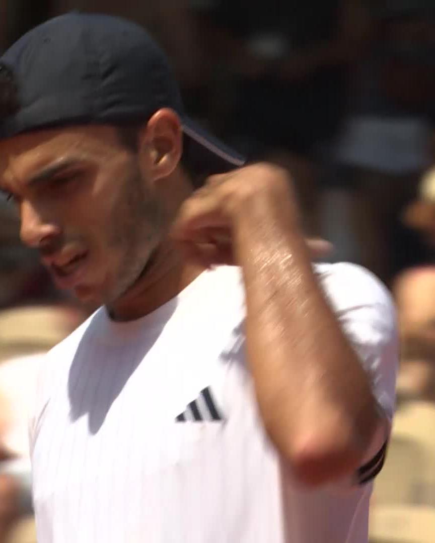 All-court coverage? Francisco Cerundolo is on it 🫡 #RolandGarros