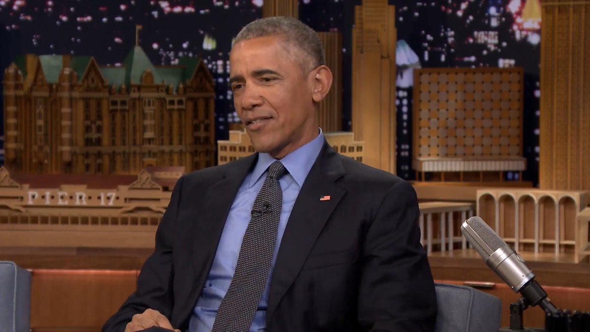 .Barack Obama was given a phone that didn’t have any texting or calling capabilities once he became President 🤣 #FallonFlashback