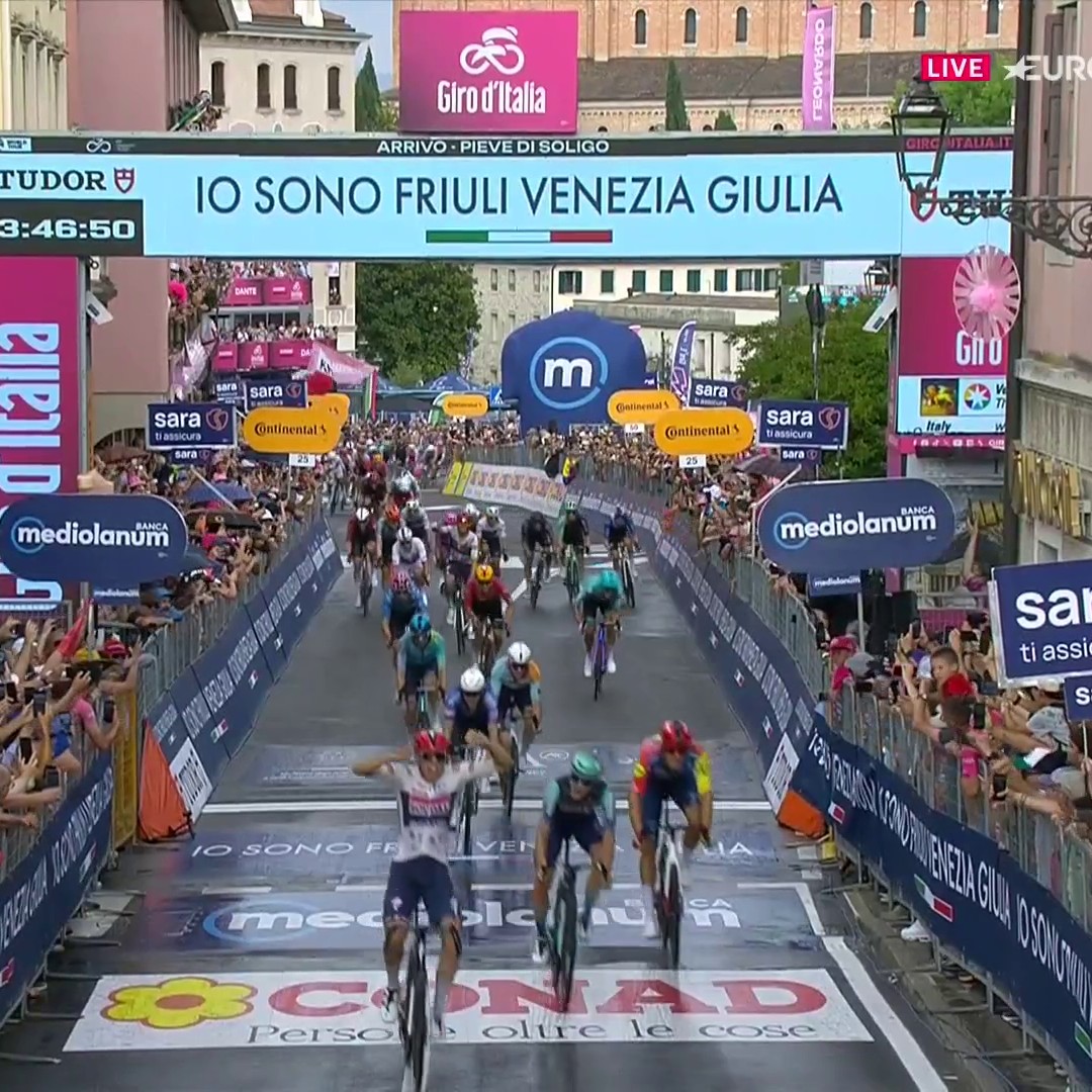 ET DE TROIS POUR PAUL MAGNIER ! Le Français remporte la 18e étape du Tour d'Italie. Le #Giroditalia est à suivre en exclusivité sur Eurosport et HBO Max #LesRP