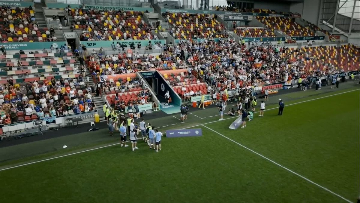 Manchester United have made their return to the World Sevens! 💃😂