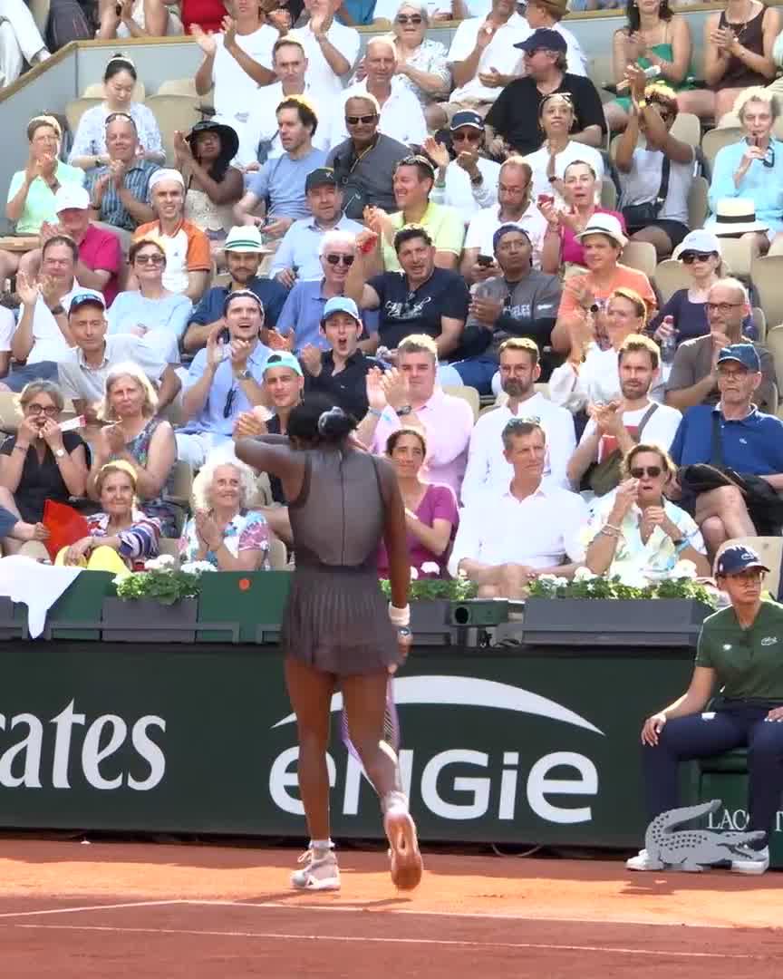 COCO GAUFF LADIES AND GENTLEMEN. Unreal defense. 🤯🤯🤯🤯🤯🤯