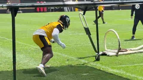 Good to see Patrick Queen showing his versatility and catching some footballs. It would be nice if a guy making over $10 million could make more open field tackles. But maybe that’s just me.