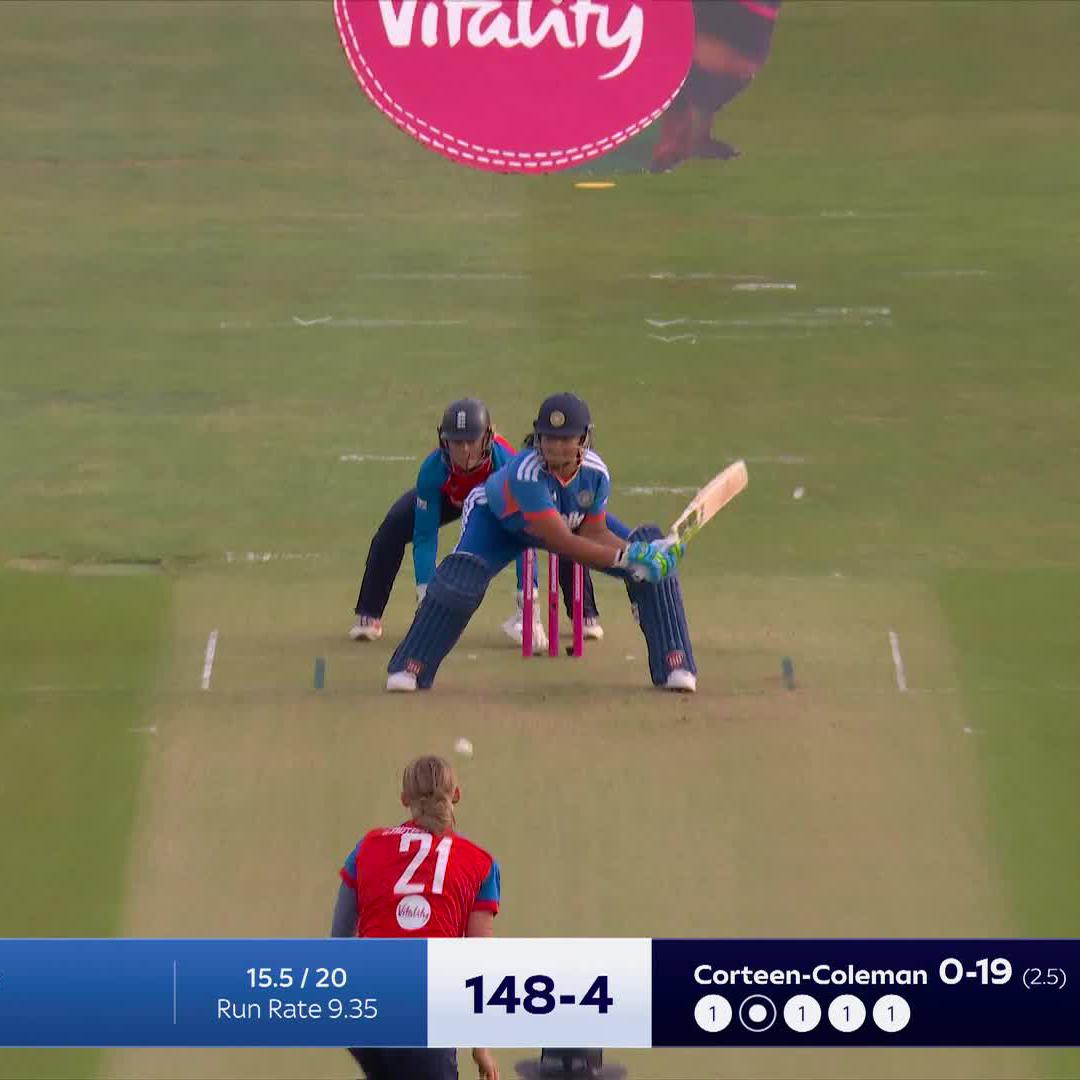 ISSY WONG, WHAT A GRAB 🤯 Incredible grab & debut T20 wicket for TCC - what a duo ✌️
