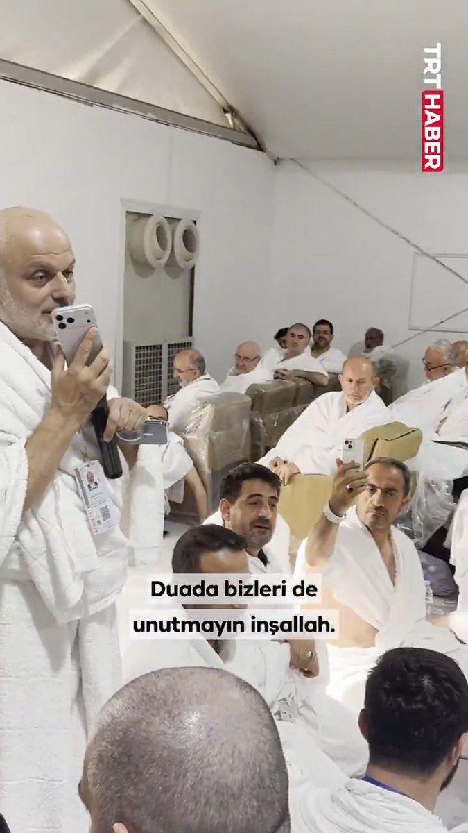 Cumhurbaşkanı Erdoğan, hac ibadetini yerine getiren Türk hacılarla telefonda görüştü. 📌"Rabbim haccınızı makbul eylesin, duada bizleri de unutmayın inşallah."