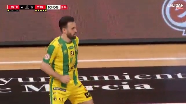 ๐ฑ En serio, Miguel Moya Hoyo, ยฟEN SERIO? ยกMarca el segundo Jaรฉn Paraรญso Interior FS y es un golazo! ๐ ๐บ LALIGA+. #FutsalRFEF | #PlayOffsFS.