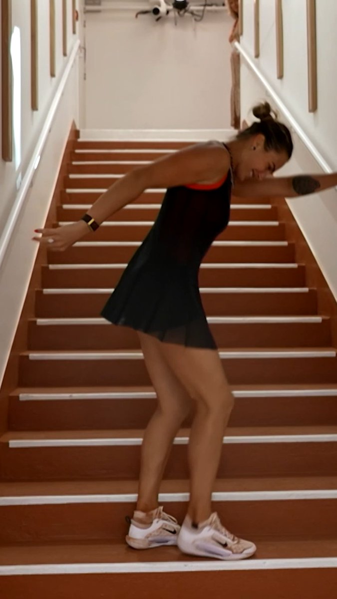 Aryna Sabalenka pulling out the Thriller dance moves after her win at Roland-Garros as the dance battle with Novak Djokovic continues 😅💃