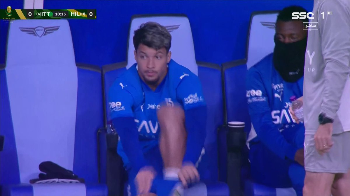 الله لا يسامحك يا خيسوس اتمنى لك كل ما هو سيء كرويًا و شخصيًا اللعنة عليك حتى الممات .. من هنا انتهى مهاجم من التوب 5 بالعالم بوقتها انتهى مهاجم بعمر 29 سنة فقط ، المشكلة الفريق بدأ الموسم بشكل ممتاز وبدون اي خسارة الى اللحظة ذي انهار كل شي قسم بالله غبنه